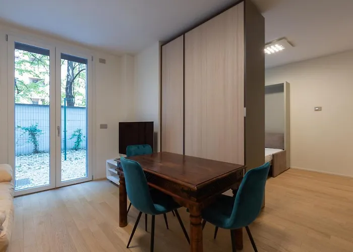 Easytopstay - Cozy Flat With Parking Appartamento