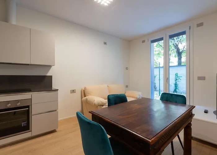 Easytopstay - Cozy Flat With Parking Appartamento *