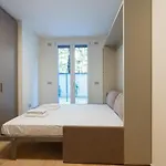 Easytopstay - Cozy Flat With Parking