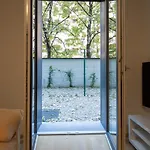아파트 Easytopstay - Cozy Flat With Parking