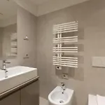 Easytopstay - Cozy Flat With Parking 아파트 밀라노