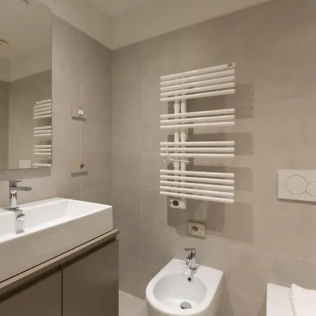 Cozy Flat With Parking Apartment Milan