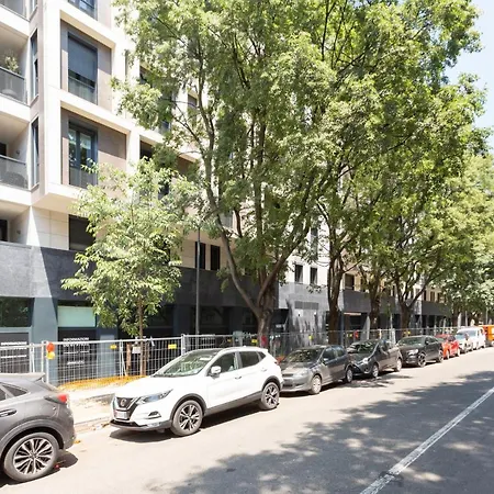 Easytopstay - Cozy Flat With Parking Milan